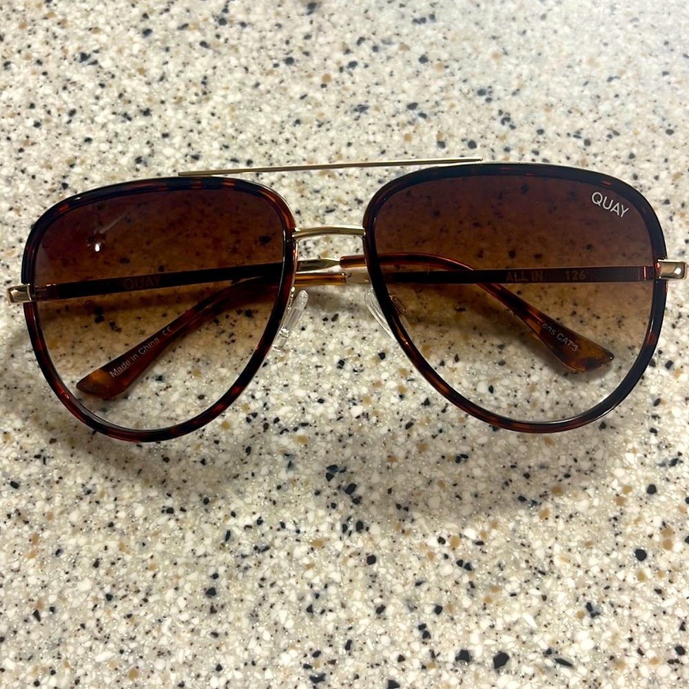 All In Quay sunglasses unisex